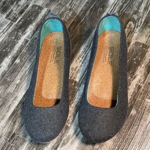 SOLE District by ReCork Grace Flats EUC